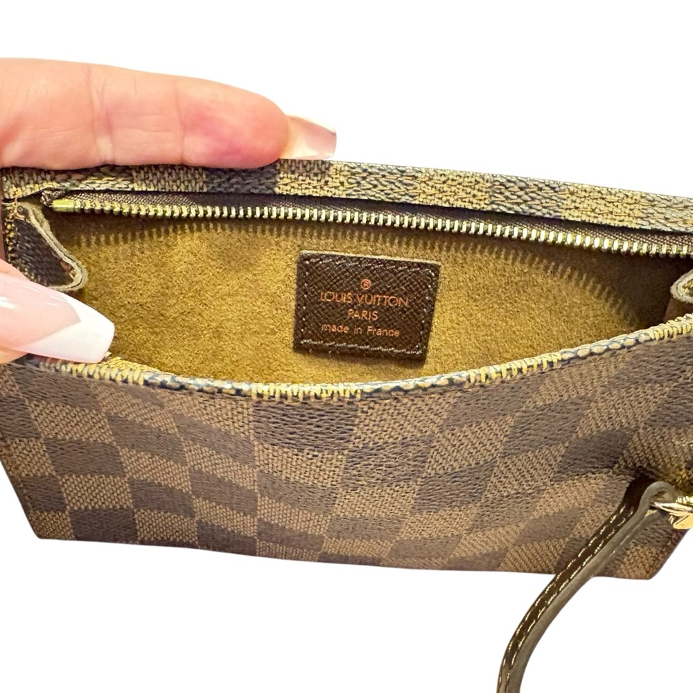 Louis Vuitton Neverfull Pouch in Damier Ebene W/ Strap Attachment • Authentic - Picture 9 of 16